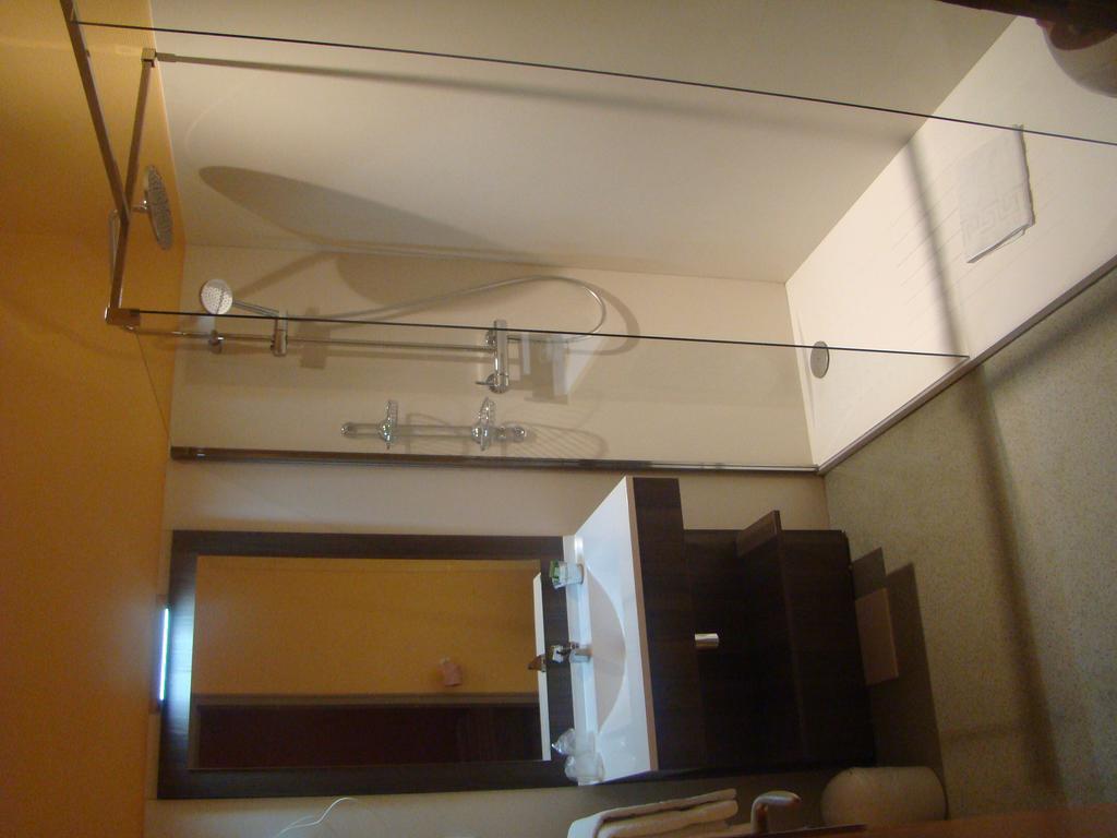 Logis Hotel De France Rochechouart Oda fotoğraf