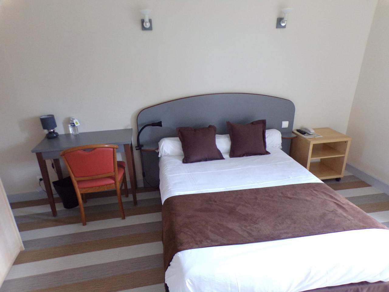 Logis Hotel De France Rochechouart Dış mekan fotoğraf